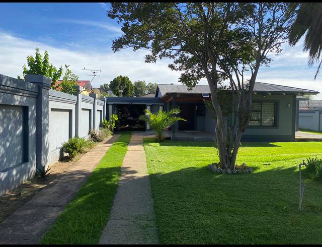 3 BEDROOM FREEHOLD FOR SALE IN COMET